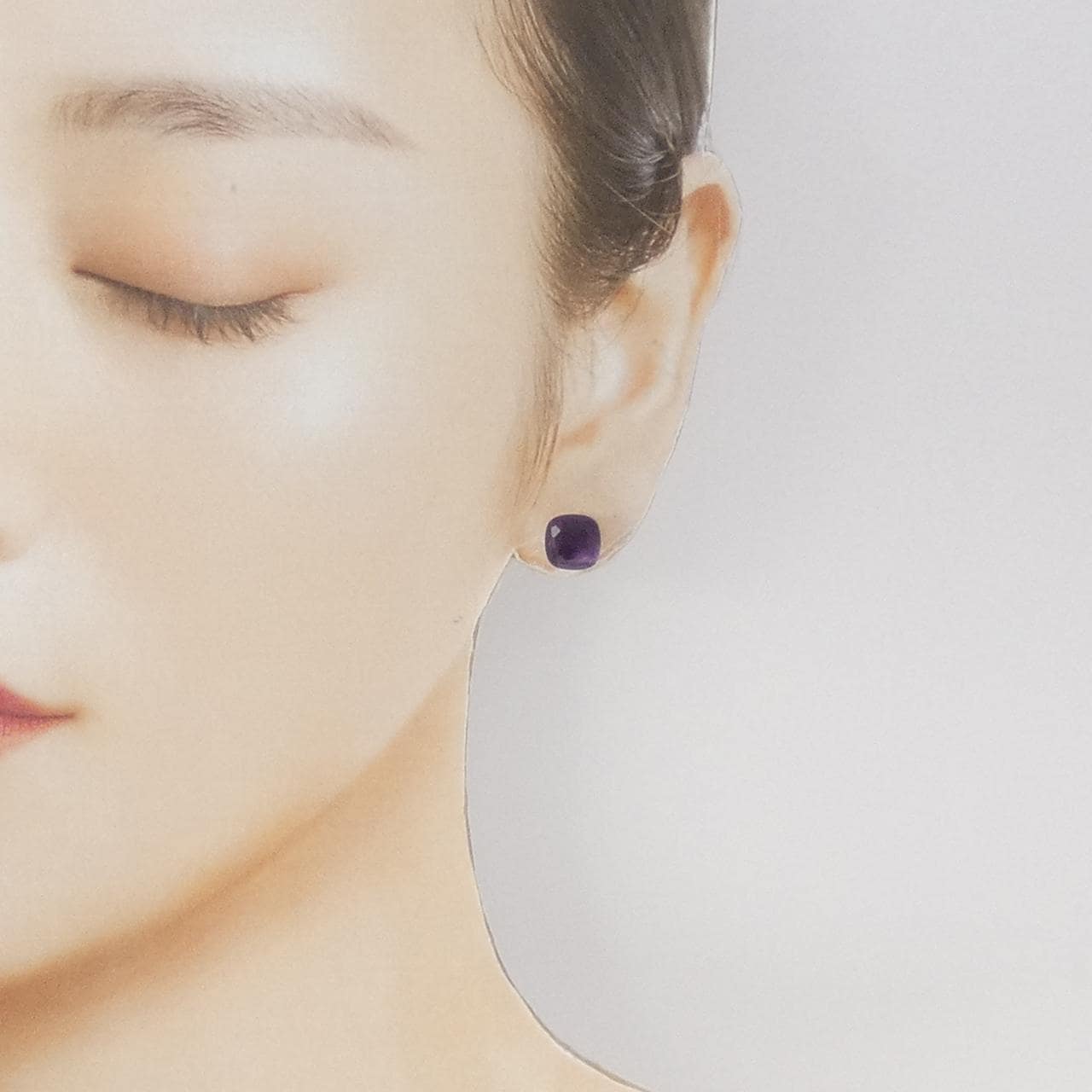 ポメラート ヌード ピアス