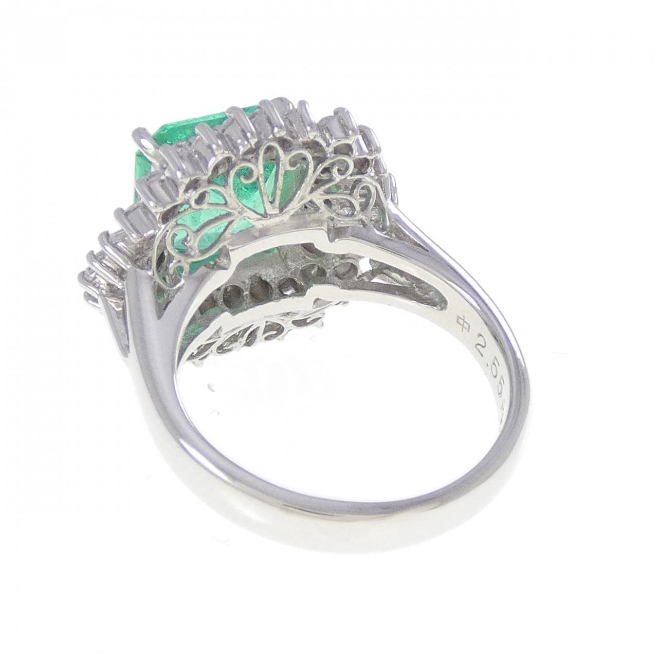 PT900 エメラルド リング 2.55CT