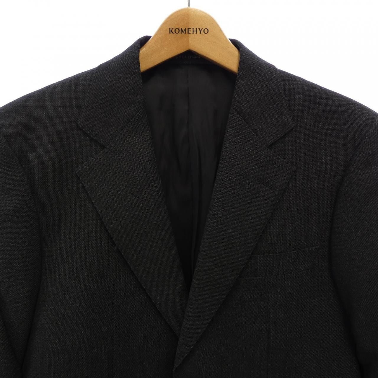 ゴタイリク GOTAIRIKU スーツ