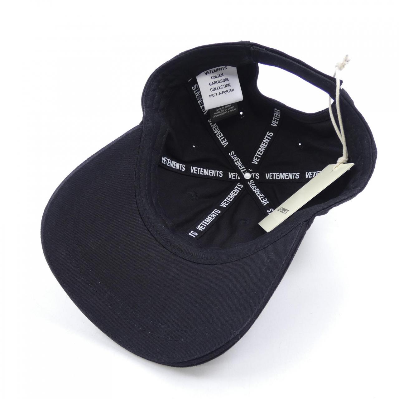 ヴェトモン VETEMENTS UA65CA100B キャップ