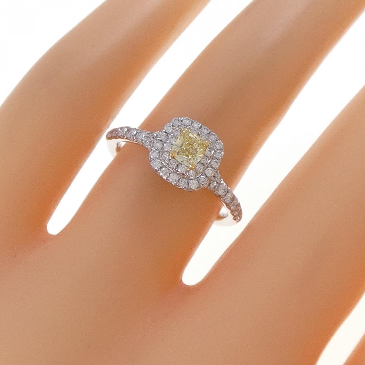 ティファニー ソレスト リング 0.26CT FIY VS1