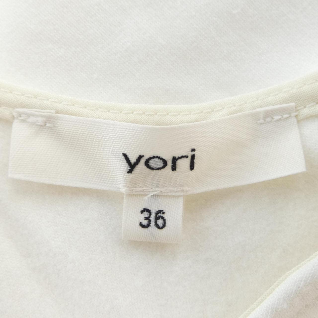 ヨリ yori トップス