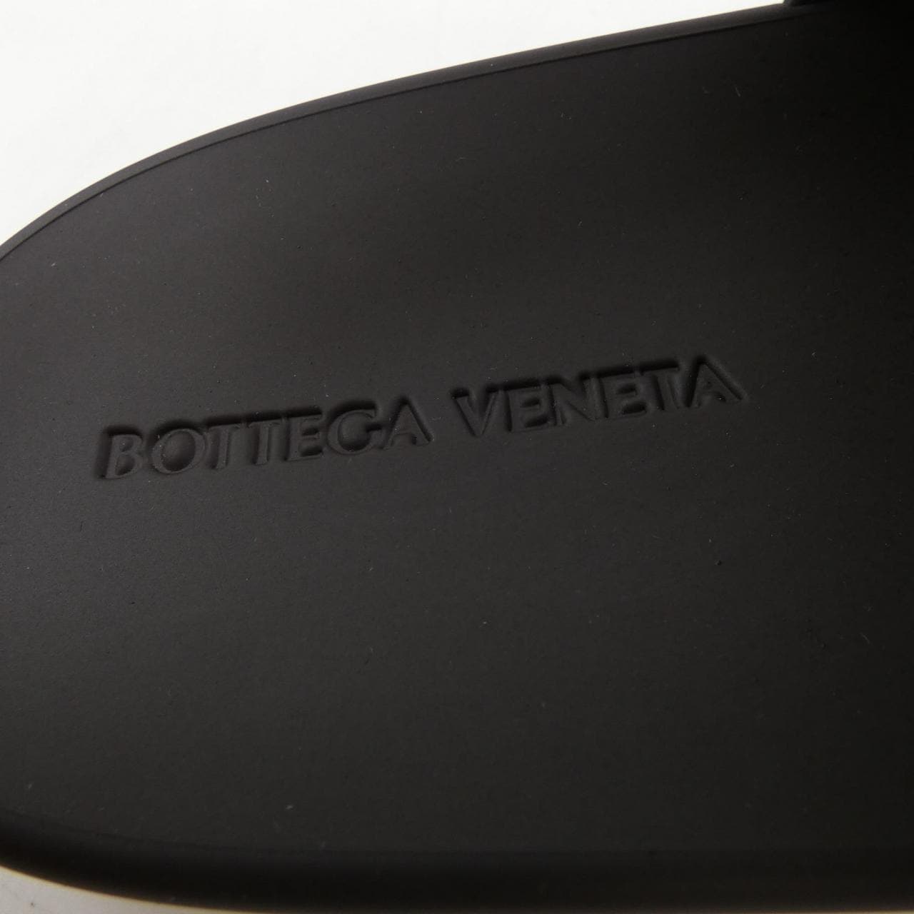 ボッテガヴェネタ BOTTEGA VENETA 690105　V1060　2113 サンダル