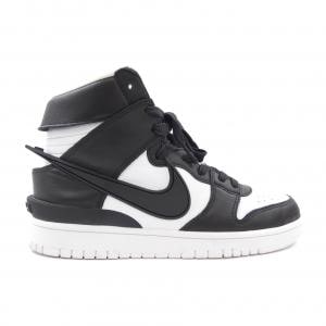 ナイキ NIKE スニーカー