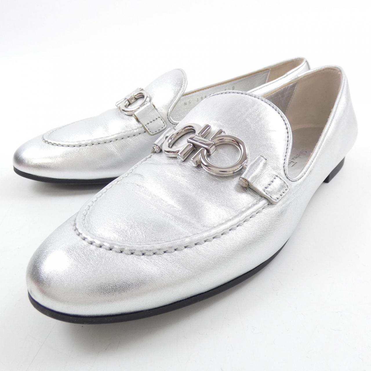 サルヴァトーレフェラガモ SALVATORE FERRAGAMO フラットシューズ
