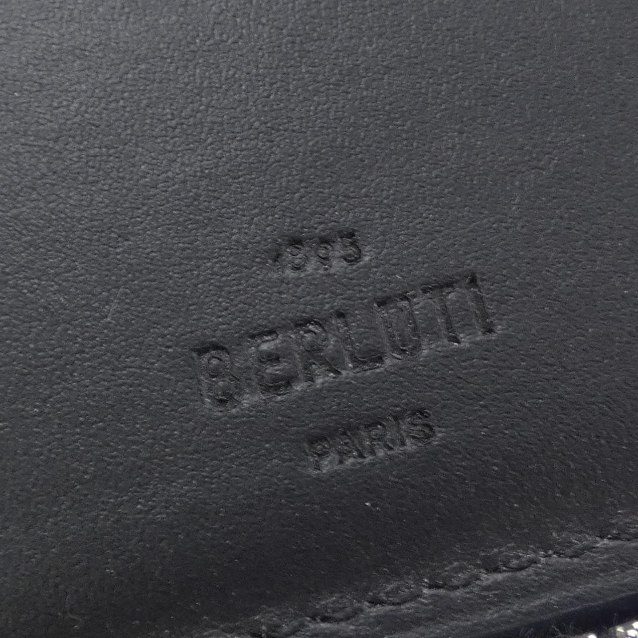 ベルルッティ Berluti タリスクリットレザーロングジップ WALLET