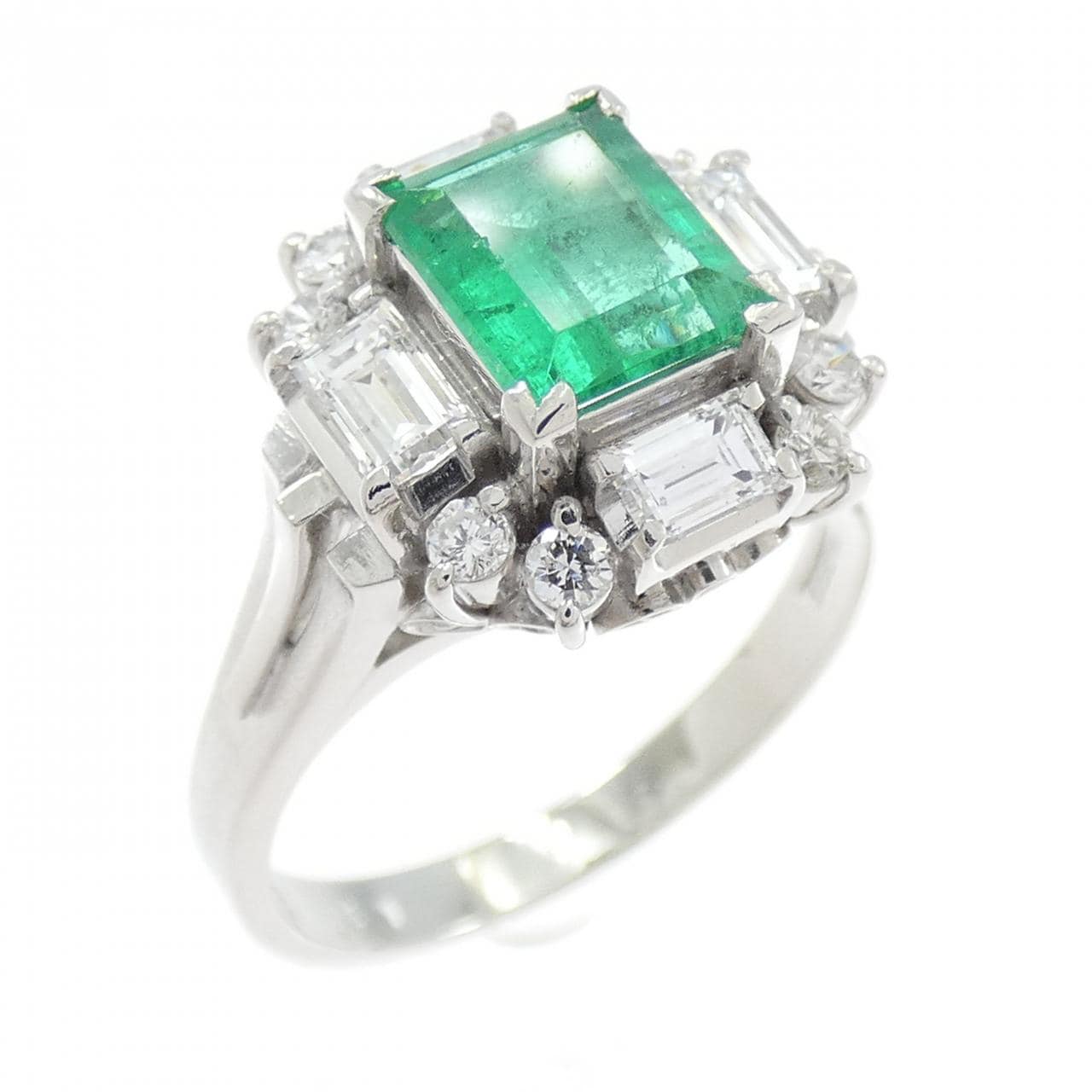PT900 Emerald Ring 0.88CT