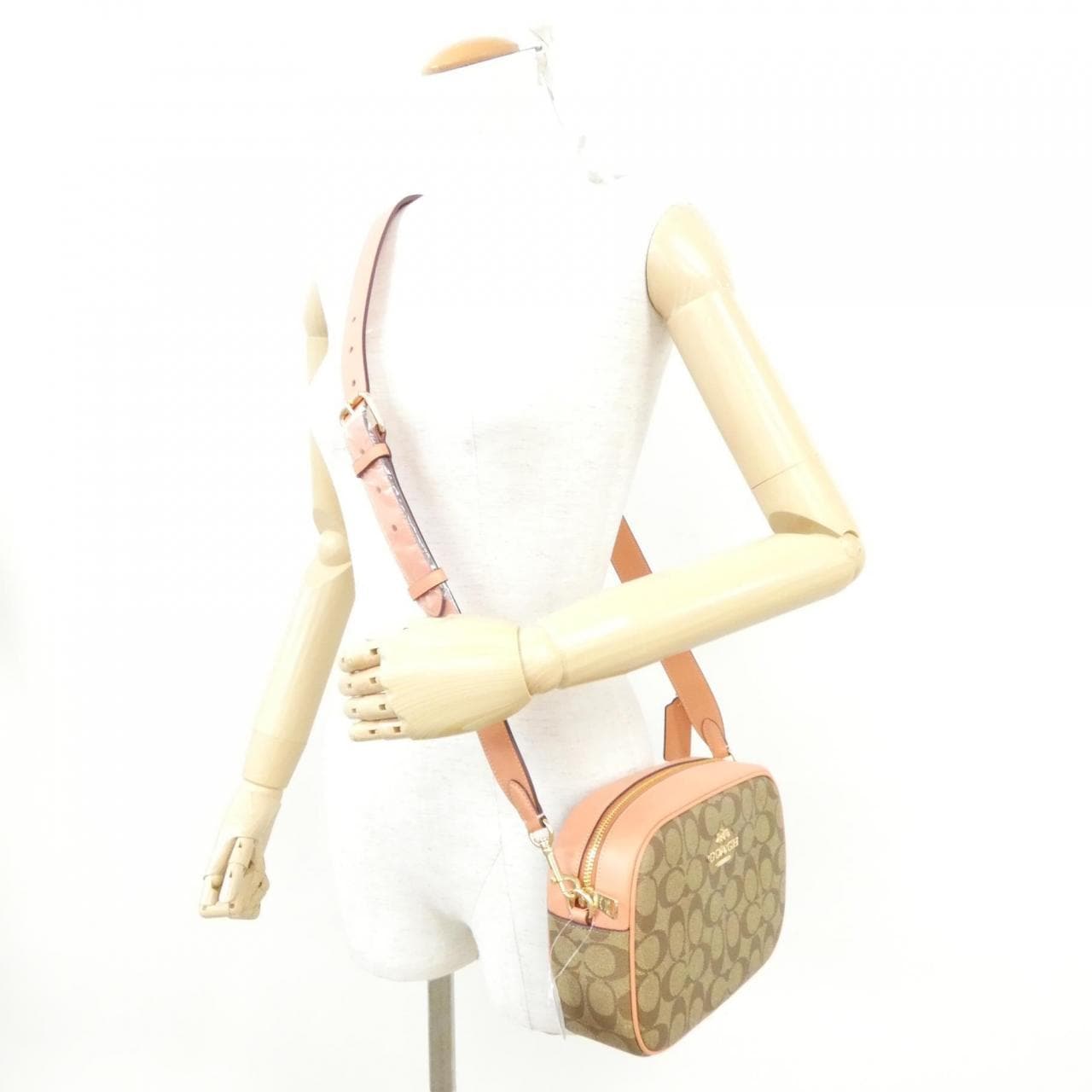 [BRAND NEW] Coach CA547 Shoulder Bag