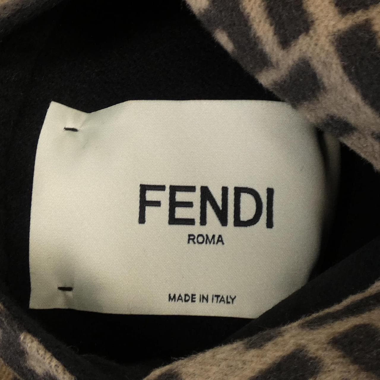 FENDI FF Motif FJ6993 A5HD 夾克