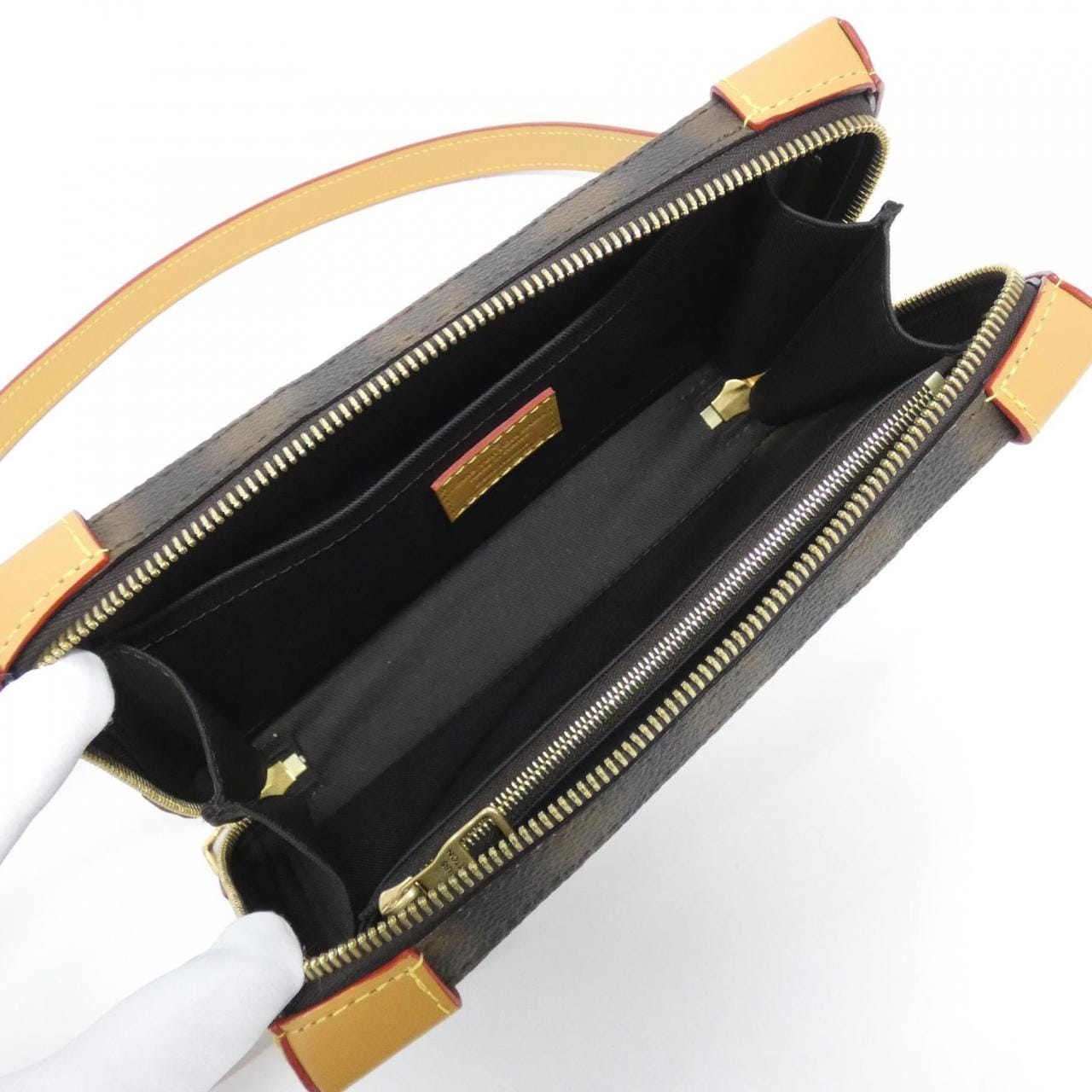 ルイヴィトン ディス イズ ノット モノグラム ソフトトランク M81580 ショルダーバッグ