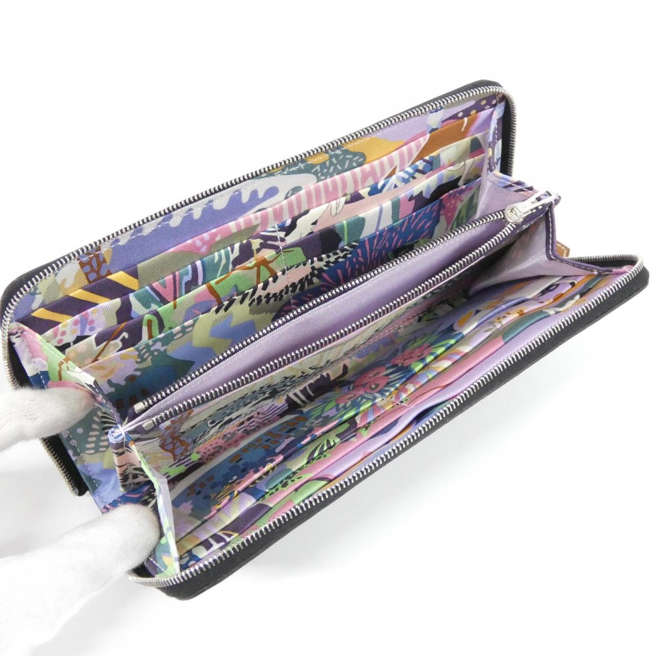 エルメス EN LIBERTE シルク イン クラシック 084387CK 財布