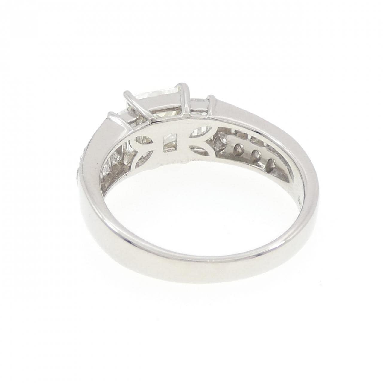 PT900 ダイヤモンド リング 1.008CT L SI1 ファンシーカット