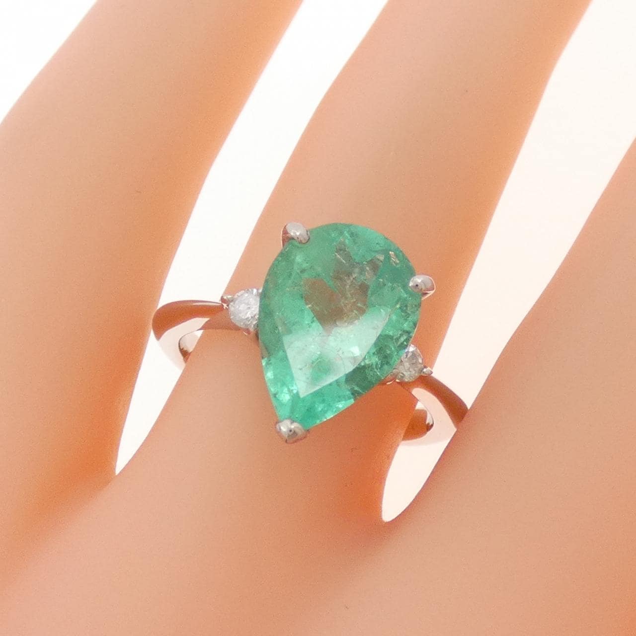 PT900 エメラルド リング 2.00CT