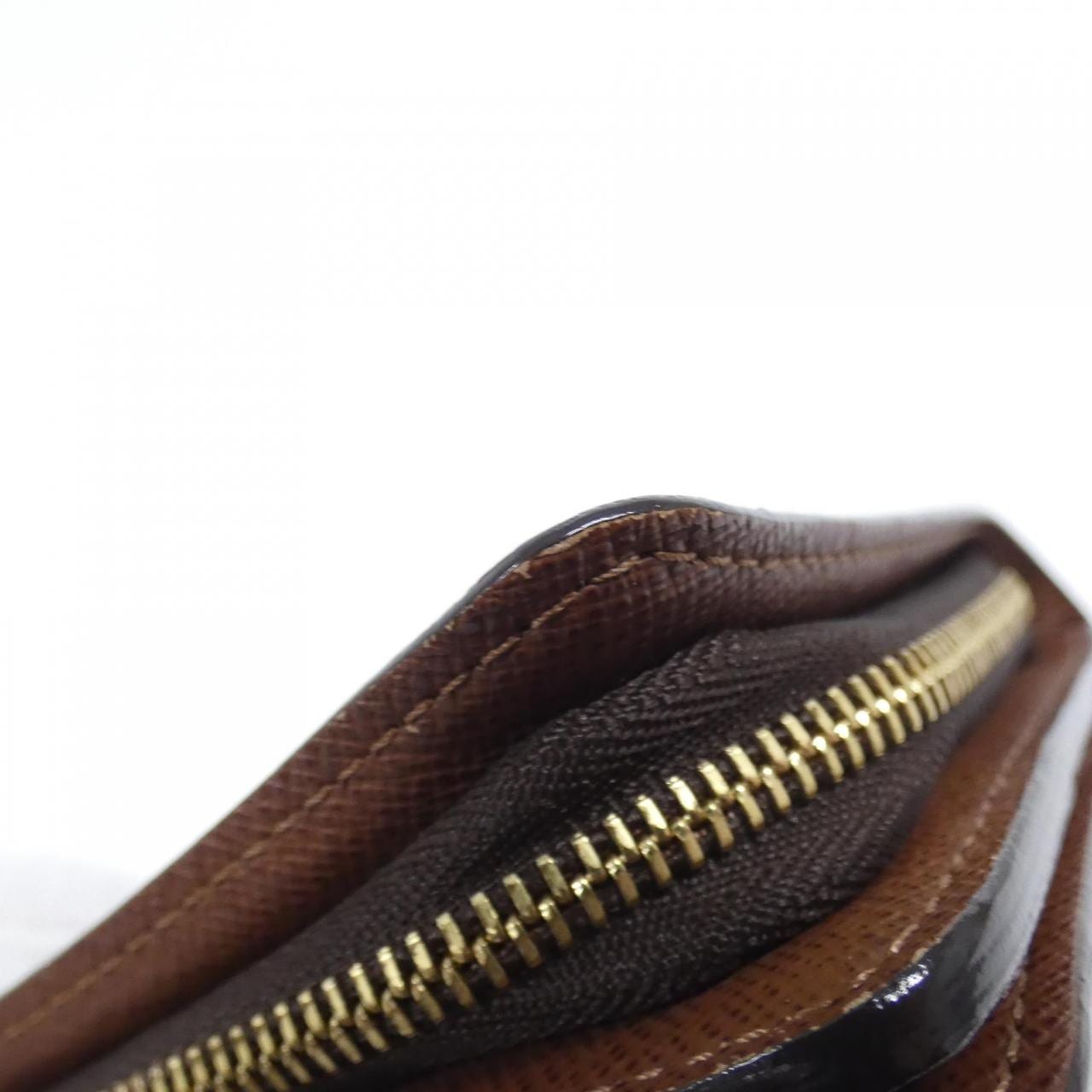 ルイヴィトン モノグラム コンパクト ジップ M61667 財布