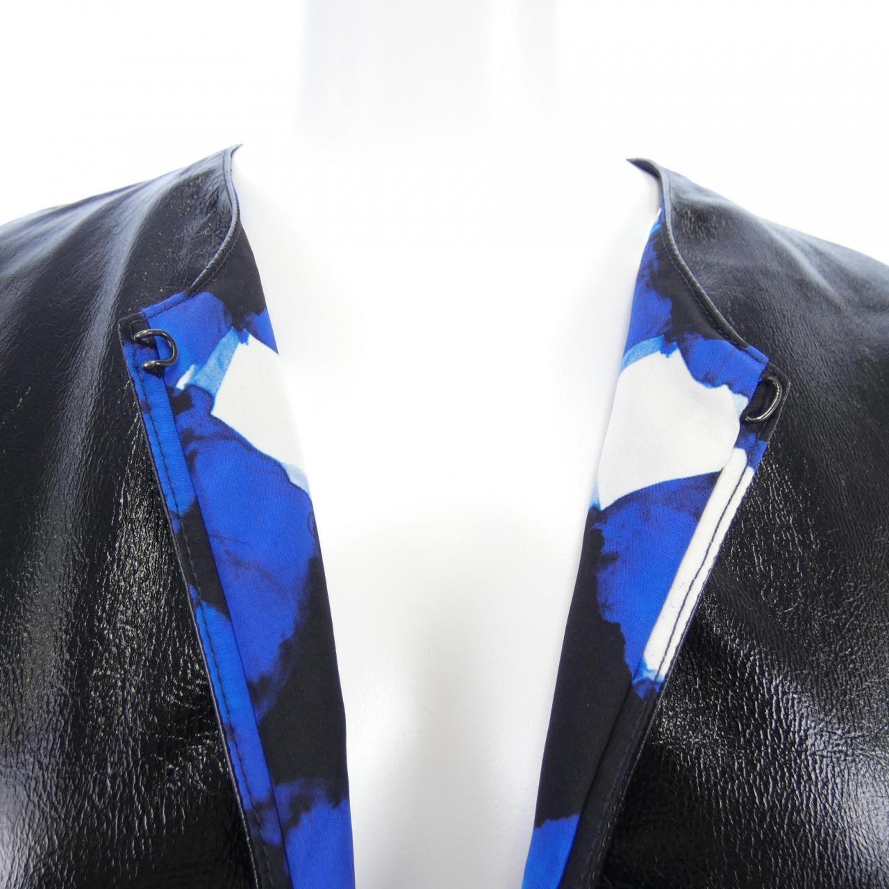 シャネル CHANEL P53921C00302 レザーコート