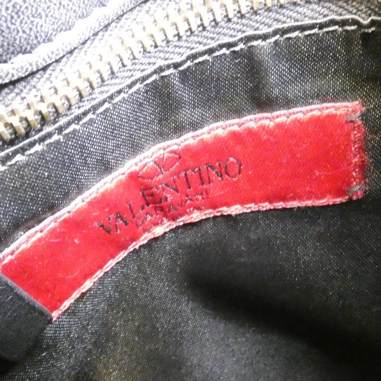 ヴァレンティノガラヴァーニ IW2P0443BOL ショルダーバッグ