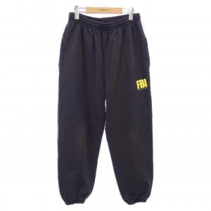 バレンシアガ BALENCIAGA 675244 TLVH1 UNISEX パンツ