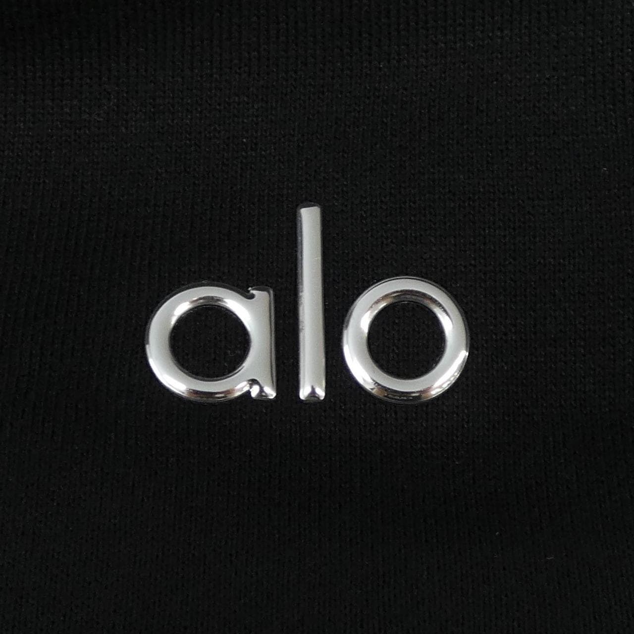 alo パンツ