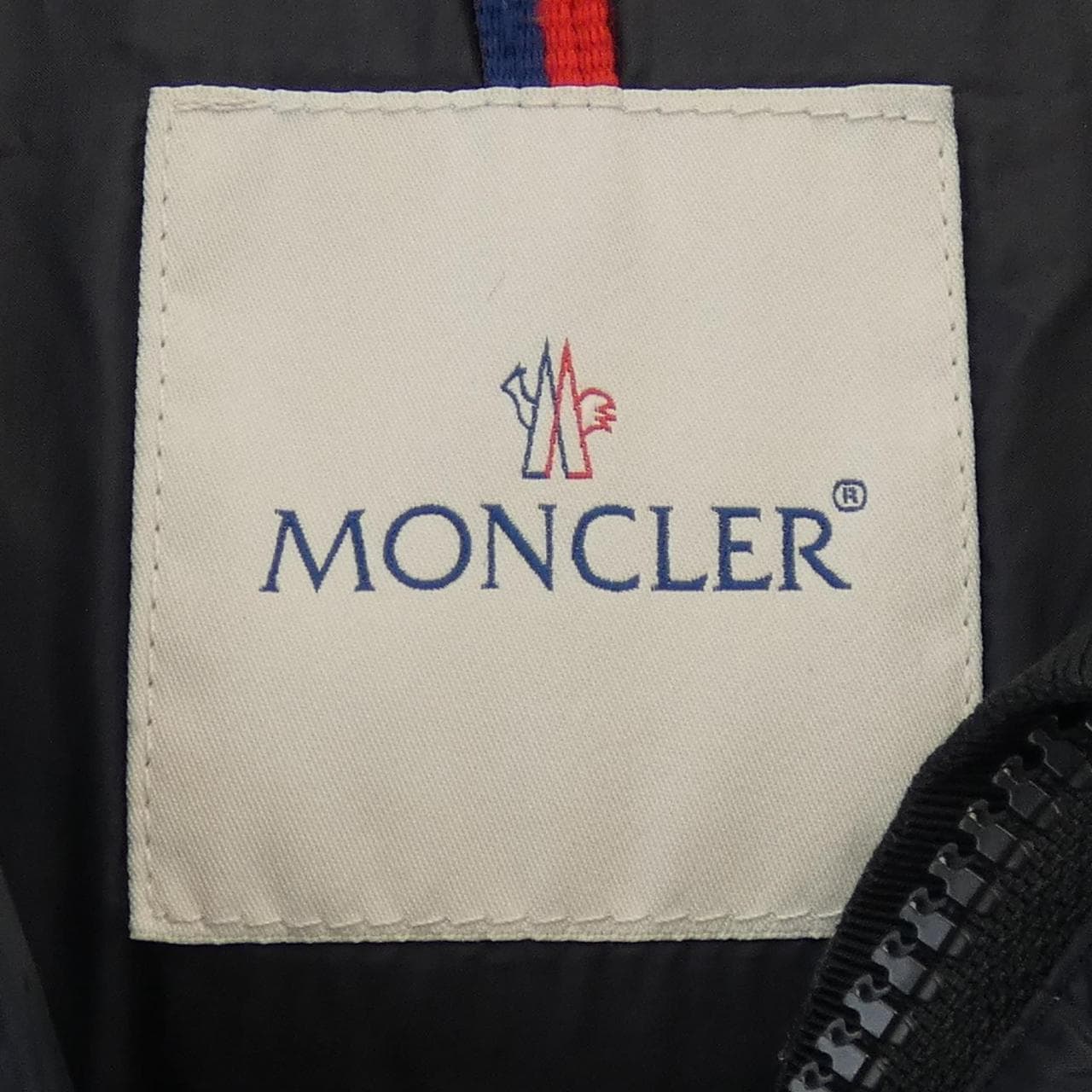 モンクレール MONCLER ダウンジャケット