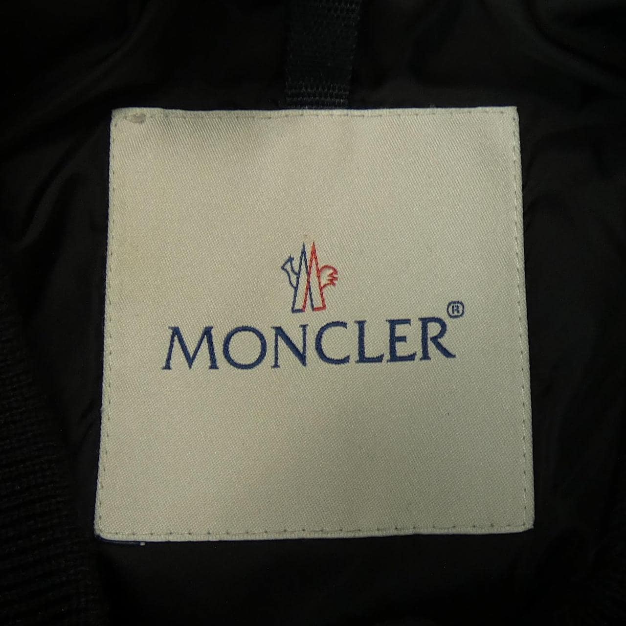 モンクレール MONCLER ダウンジャケット