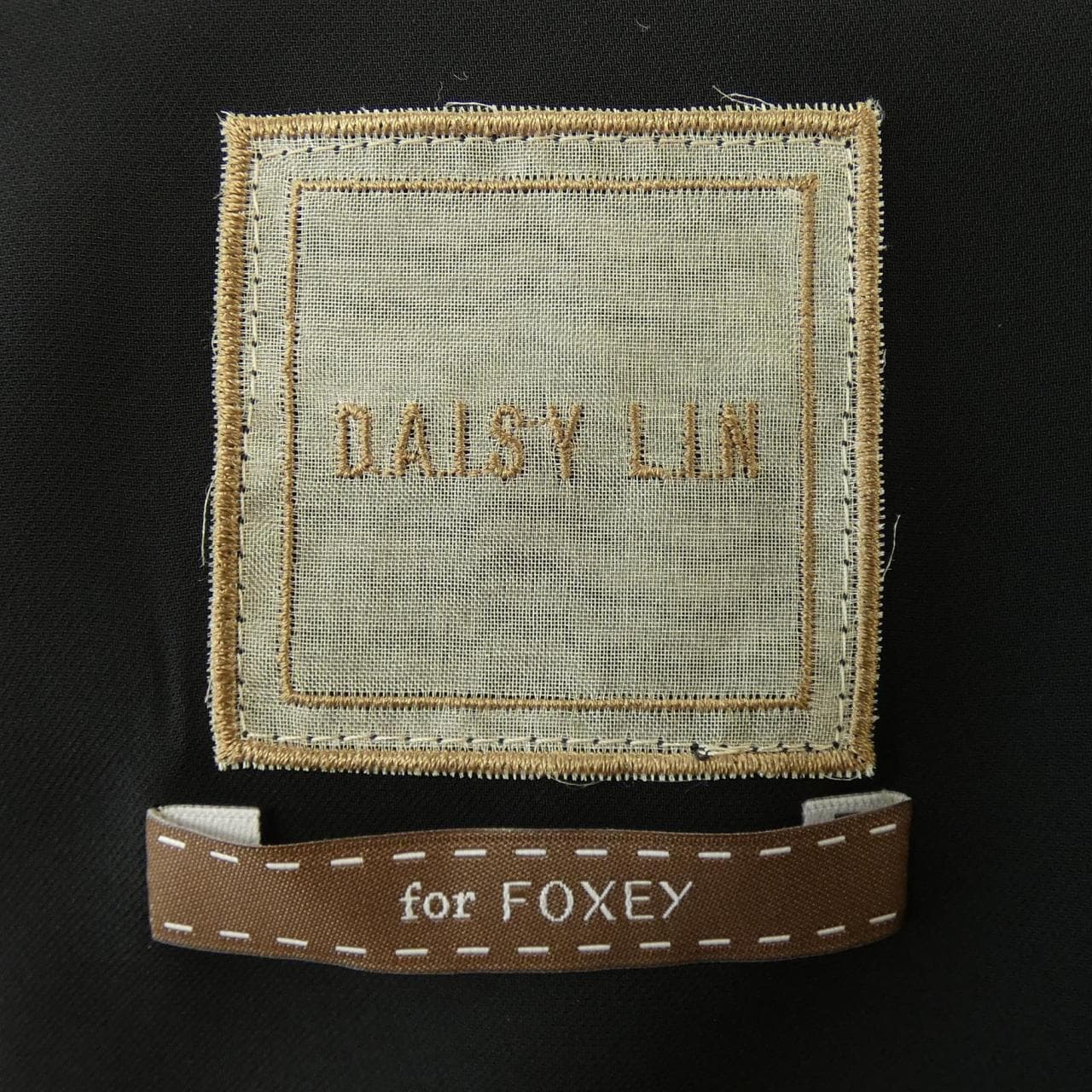 デイジーリンフォーフォクシー DAISY LIN FOR FOXEY トップス