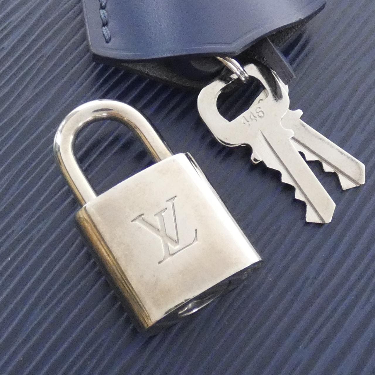 ルイヴィトン エピ アルマ GM M40628 バッグ