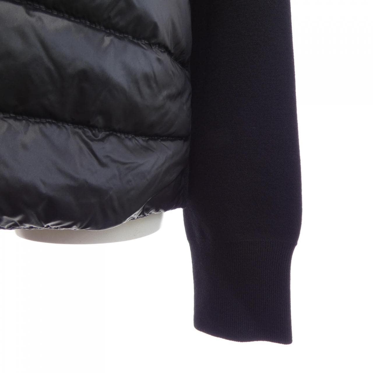 【新品】モンクレール MONCLER 20939B00036 M1131 ダウンジャケット