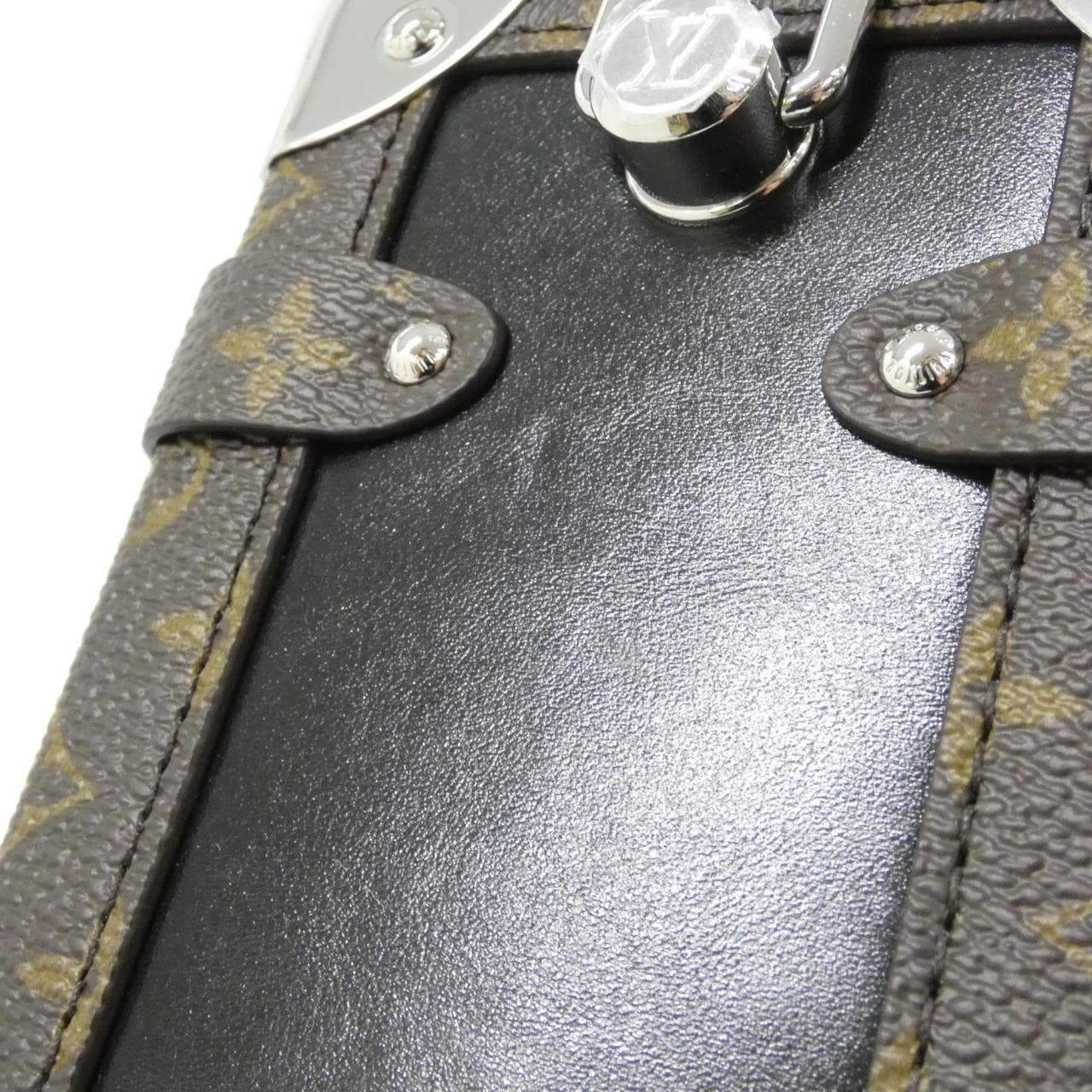 ルイヴィトン LVバイブ サイド トランク バイブ M15195 ショルダーバッグ