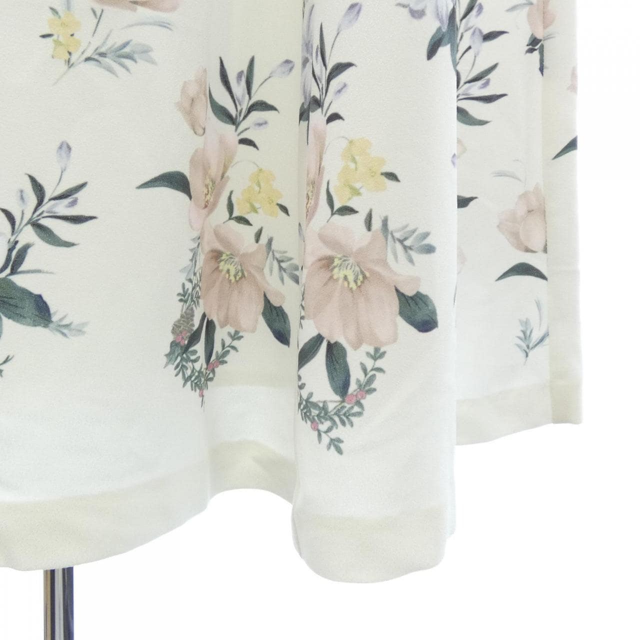 レッセパッセ LAISSE PASSE スカート