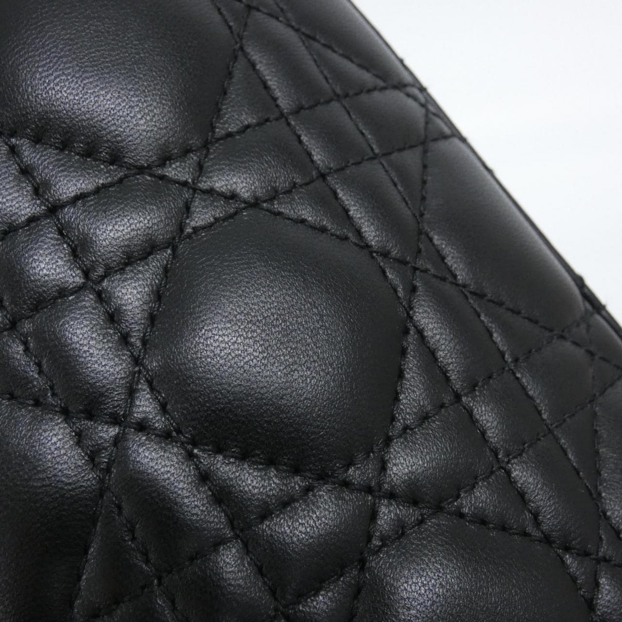 クリスチャンディオール レディ ディオール ミディアム M0565ONGE バッグ