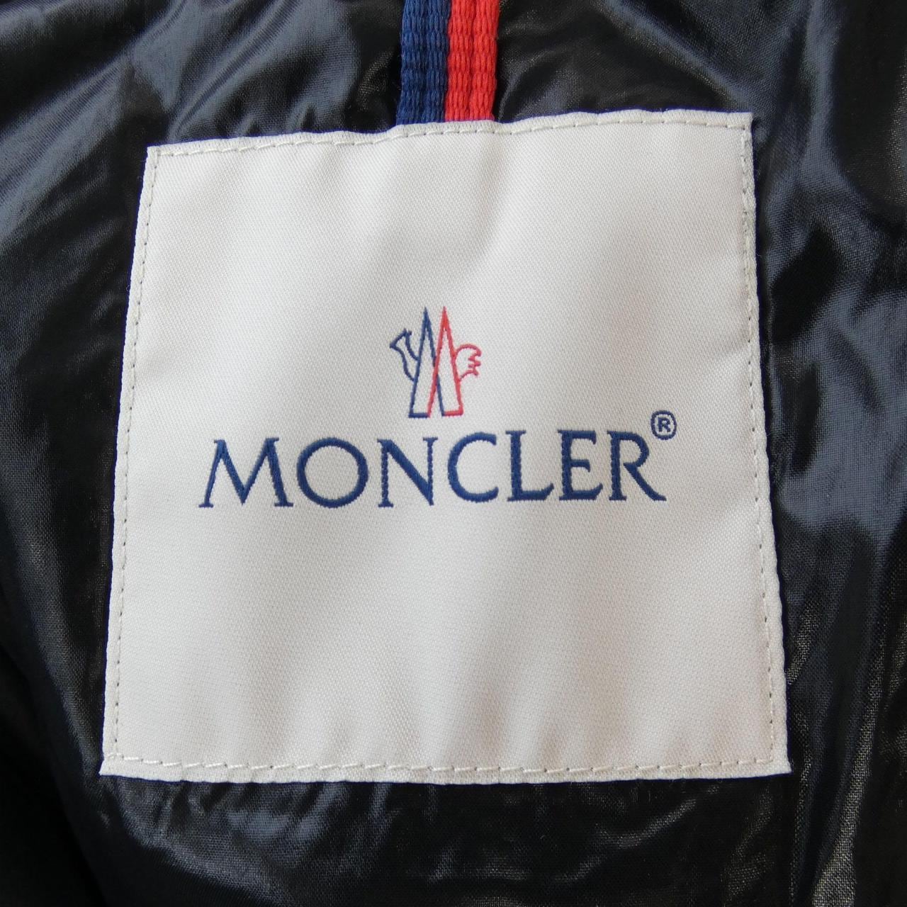 モンクレール MONCLER ダウンジャケット