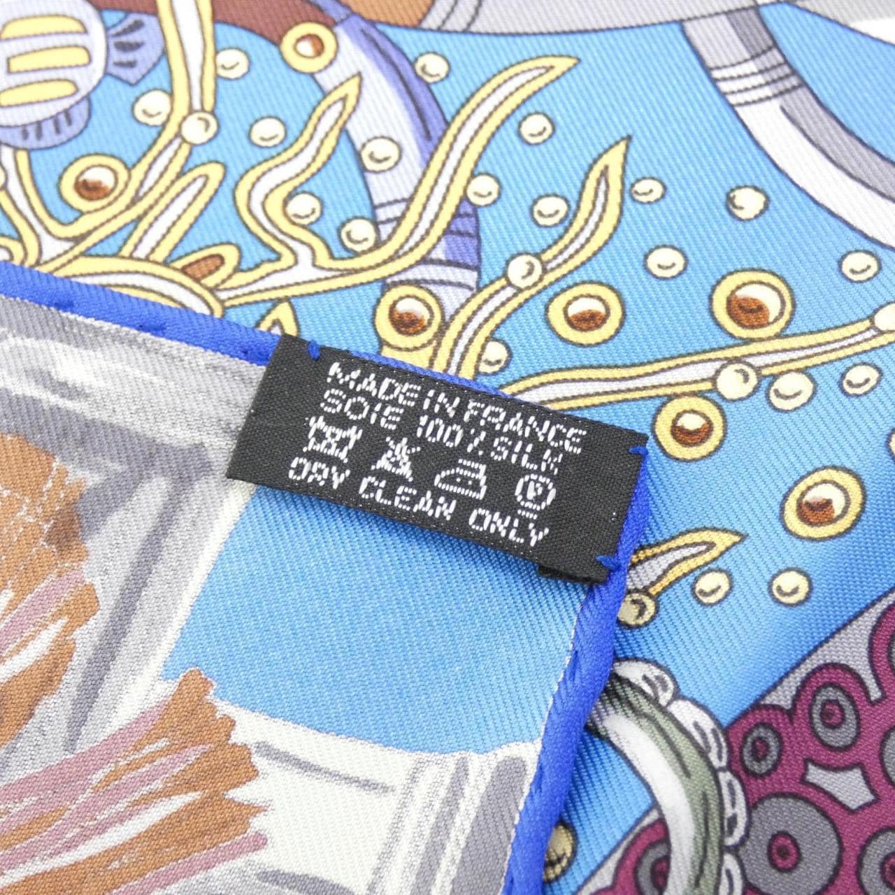 エルメス AU FIL DU CARRE カレ スカーフ