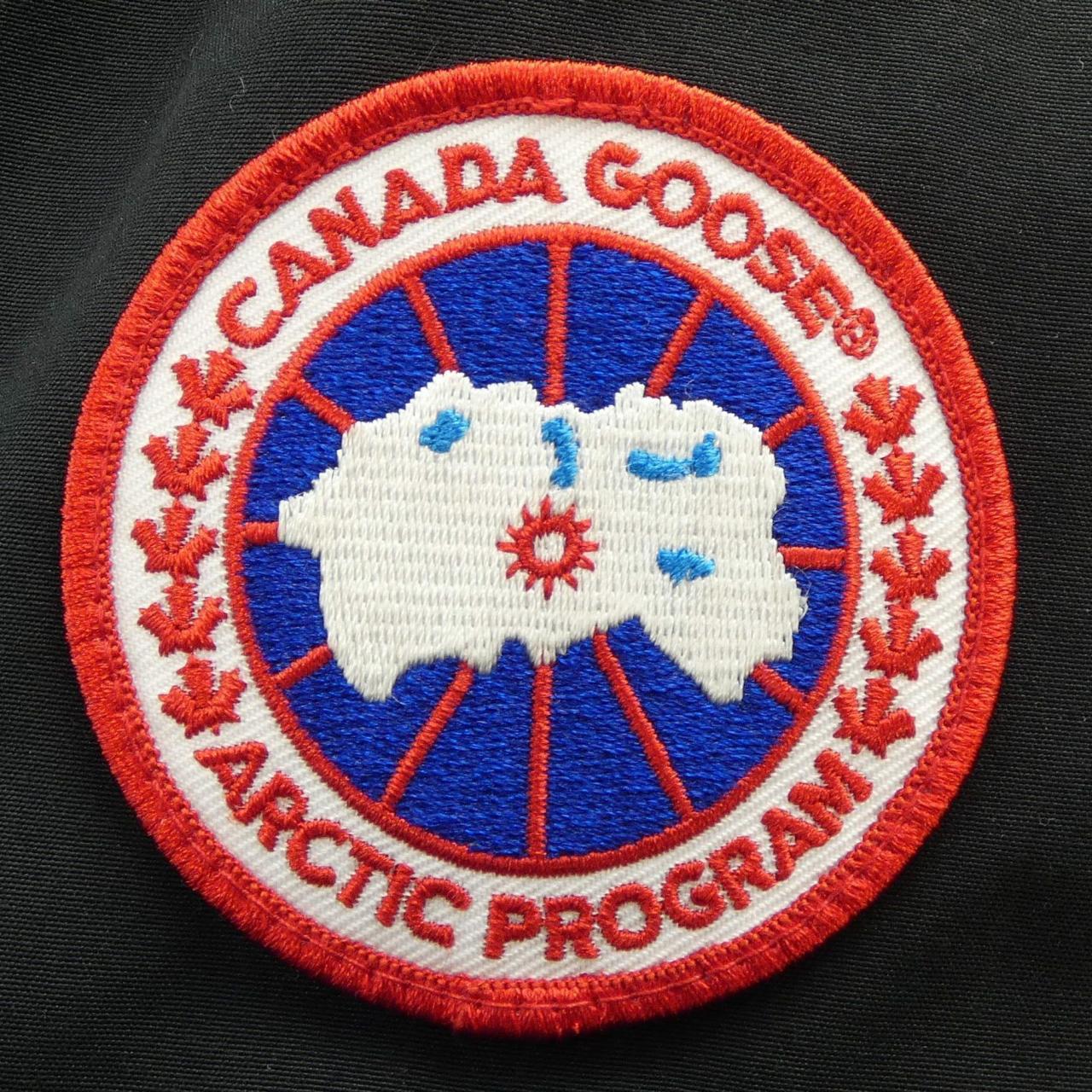 カナダグース CANADA GOOSE ダウンジャケット