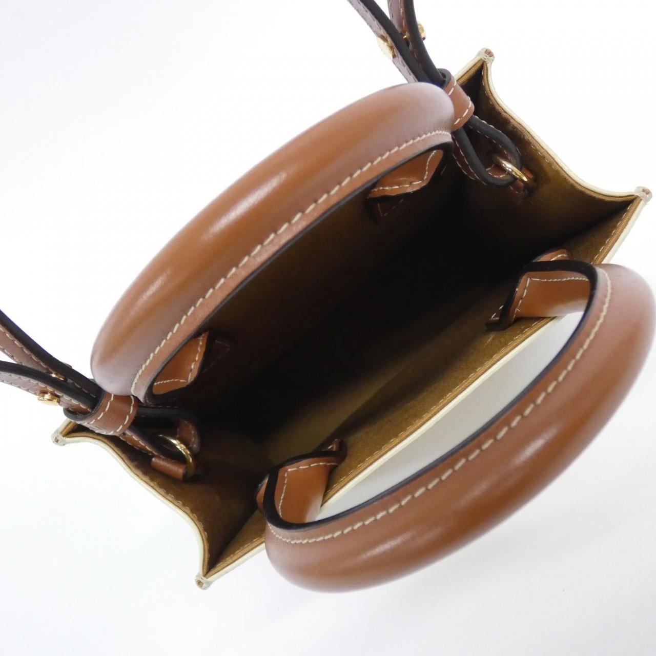 セリーヌ ミニ バーティカル カバ 194372BZK バッグ