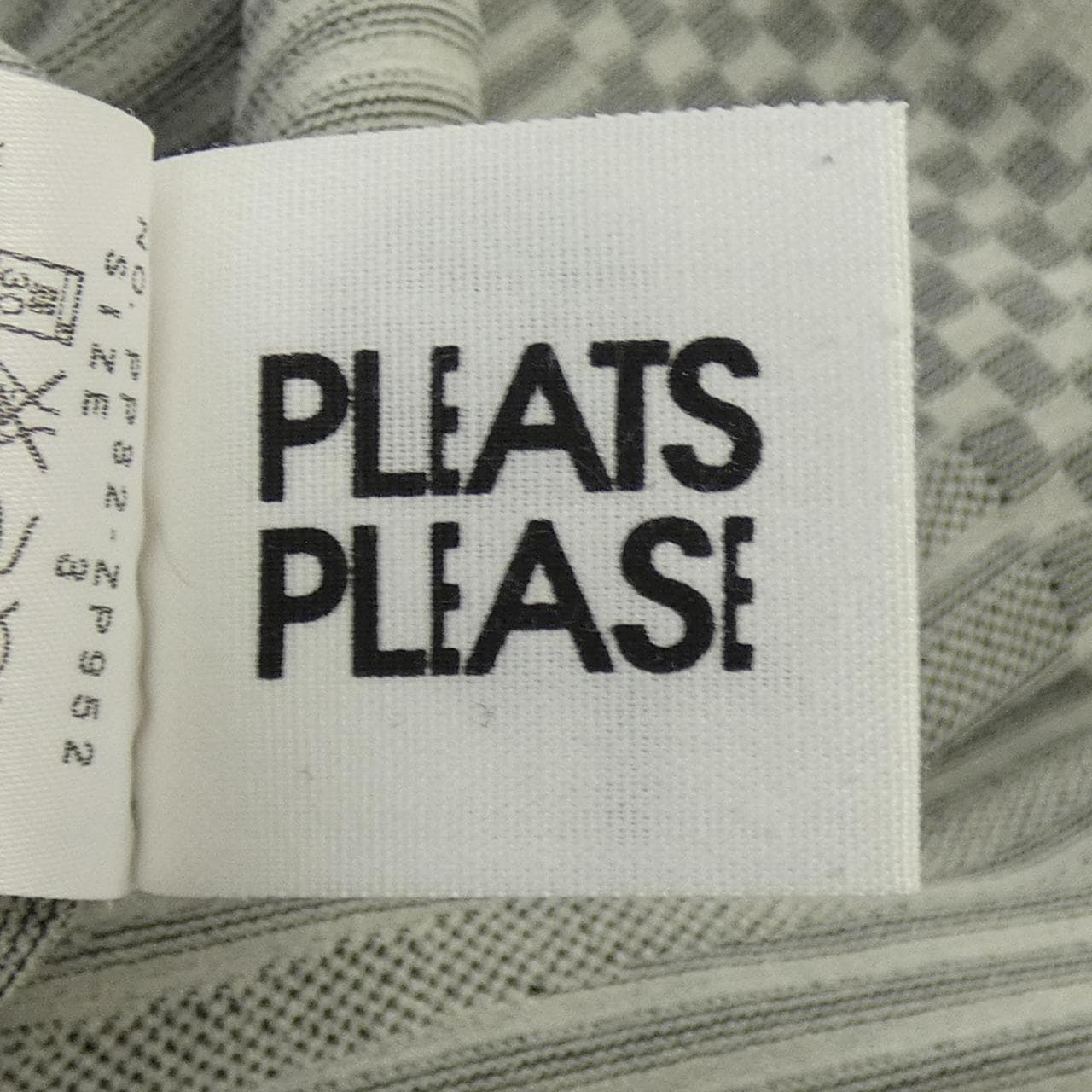 プリーツプリーズ PLEATS PLEASE トップス