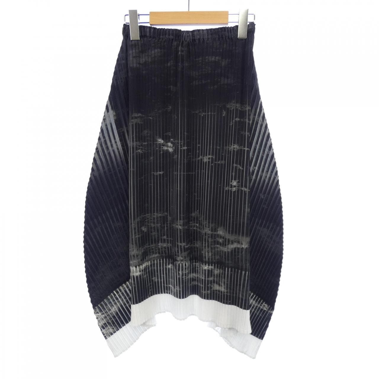 イッセイミヤケ ISSEY MIYAKE IM51FG127 スカート