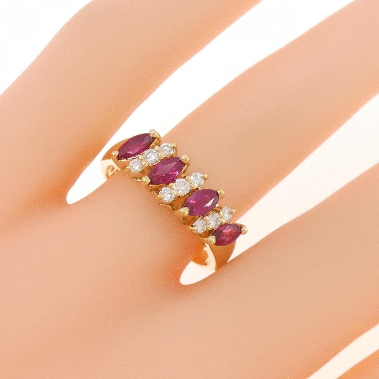 クイーン ルビー リング