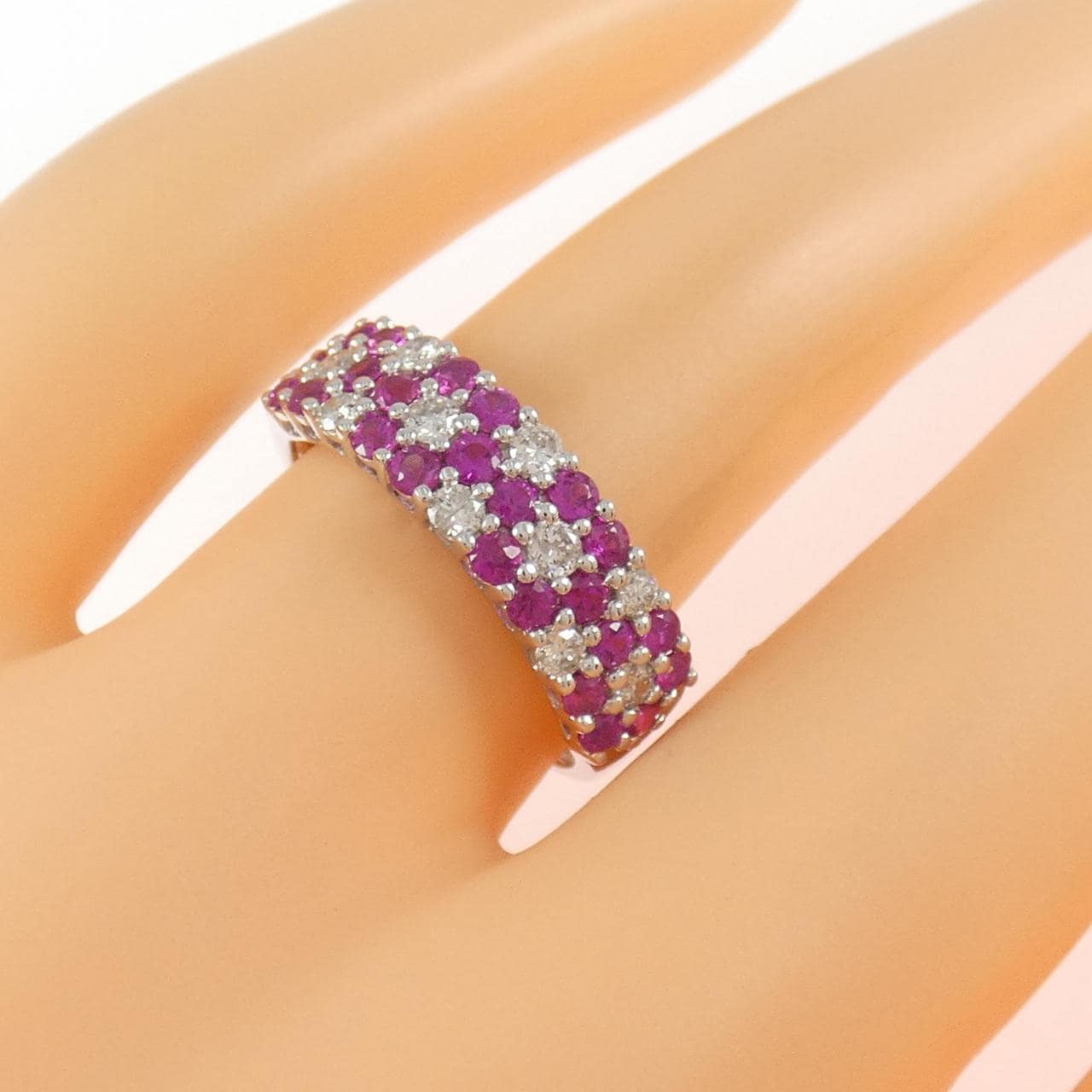 K18WG フラワー ルビー リング 0.85CT