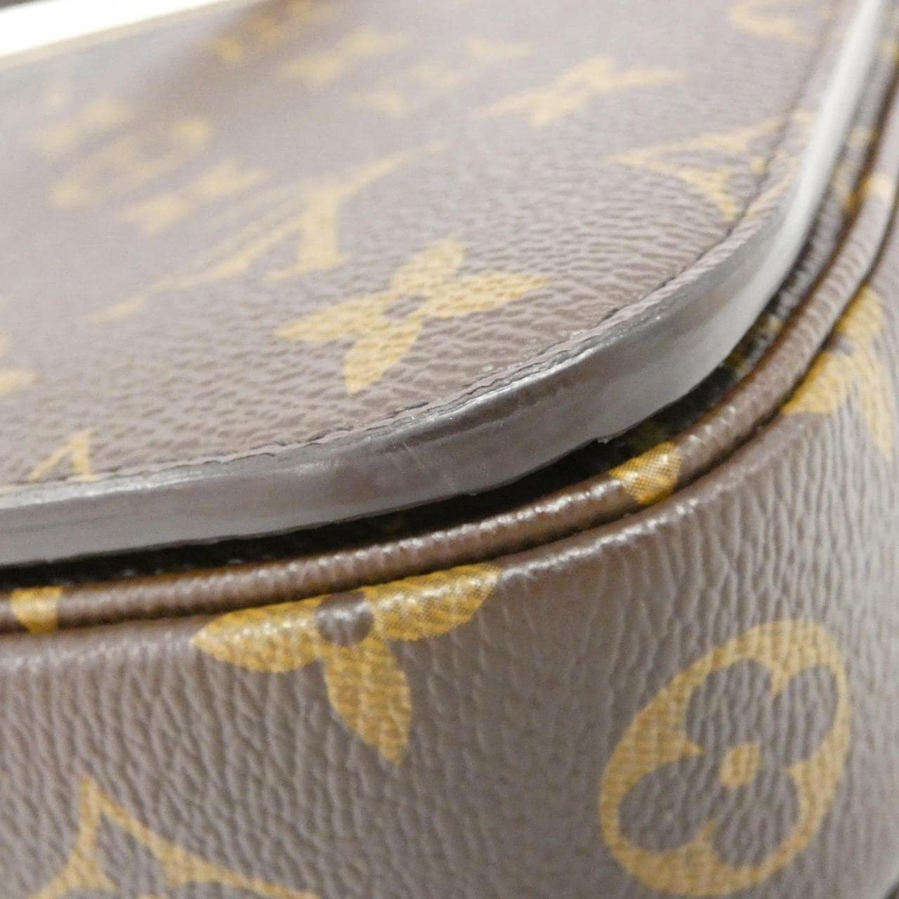 LOUIS VUITTON Monogram Pochette Metis MM M44875 Bag