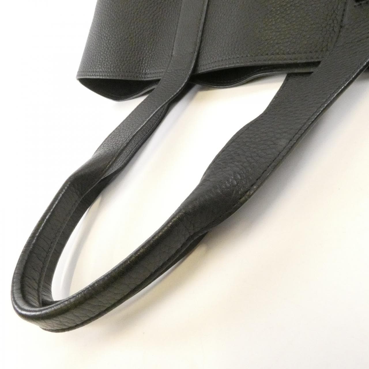 ルイヴィトン トリヨン カバ ヴォワヤージュ M52817 バッグ