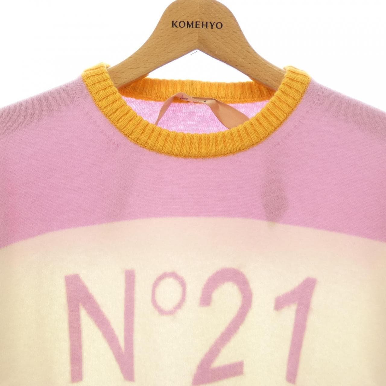 ヌメロヴェントゥーノ N°21 ニット