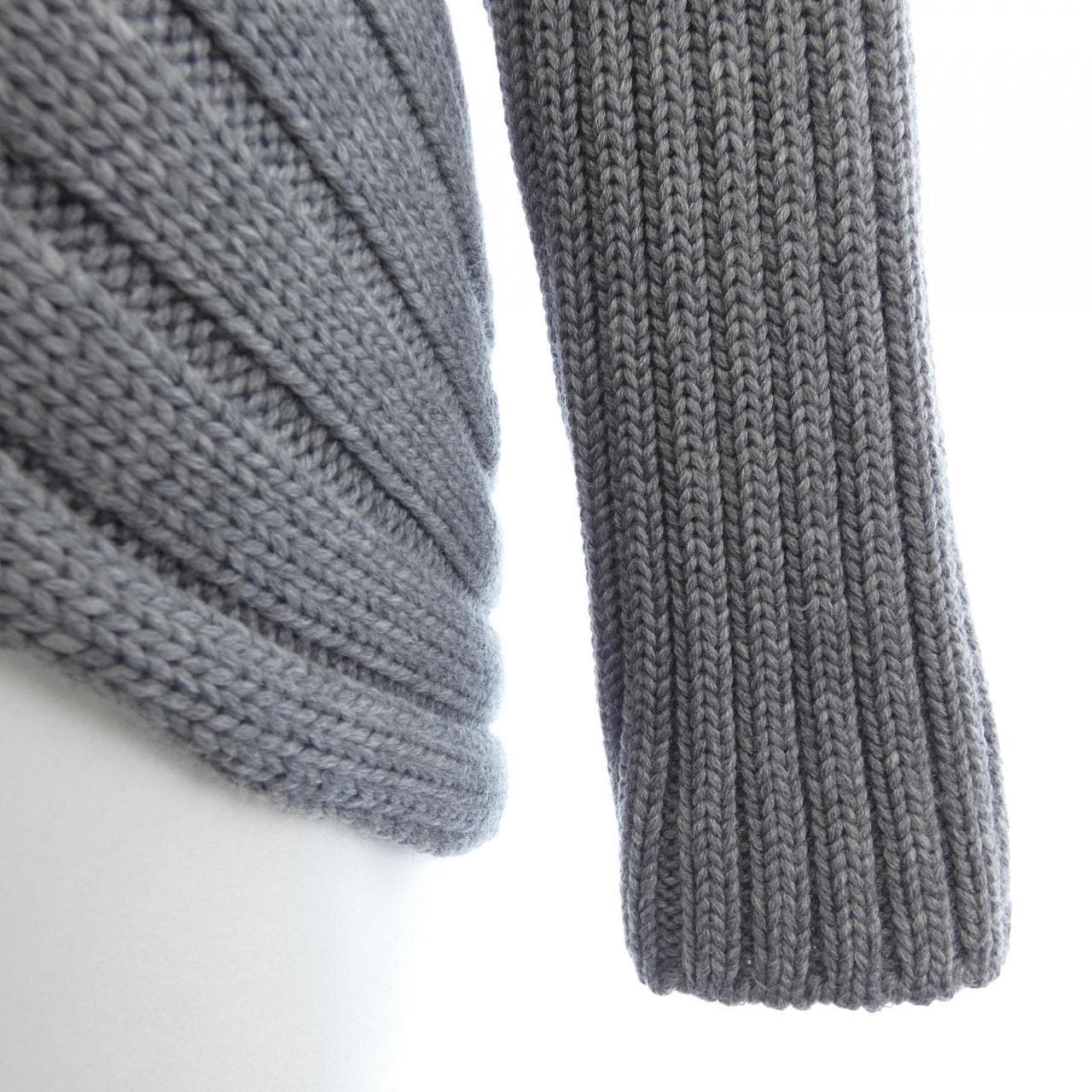 サルヴァトーレフェラガモ SALVATORE FERRAGAMO カーディガン