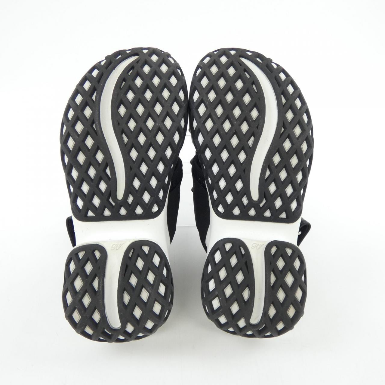 ロジェヴィヴィエ ROGER VIVIER ヴィヴ ラン ストラス バックル サンダル