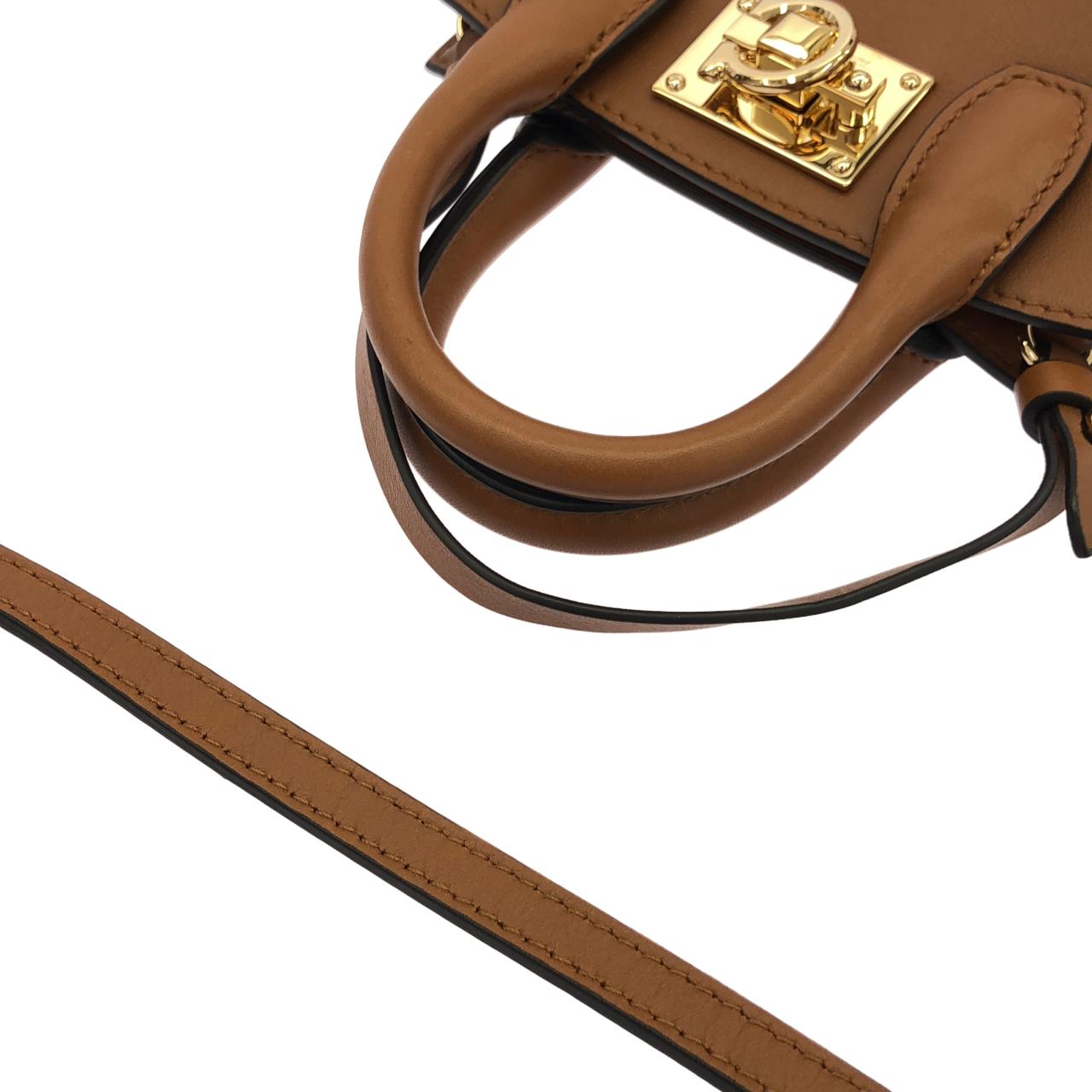 サルヴァトーレフェラガモ 21 H672 バッグ