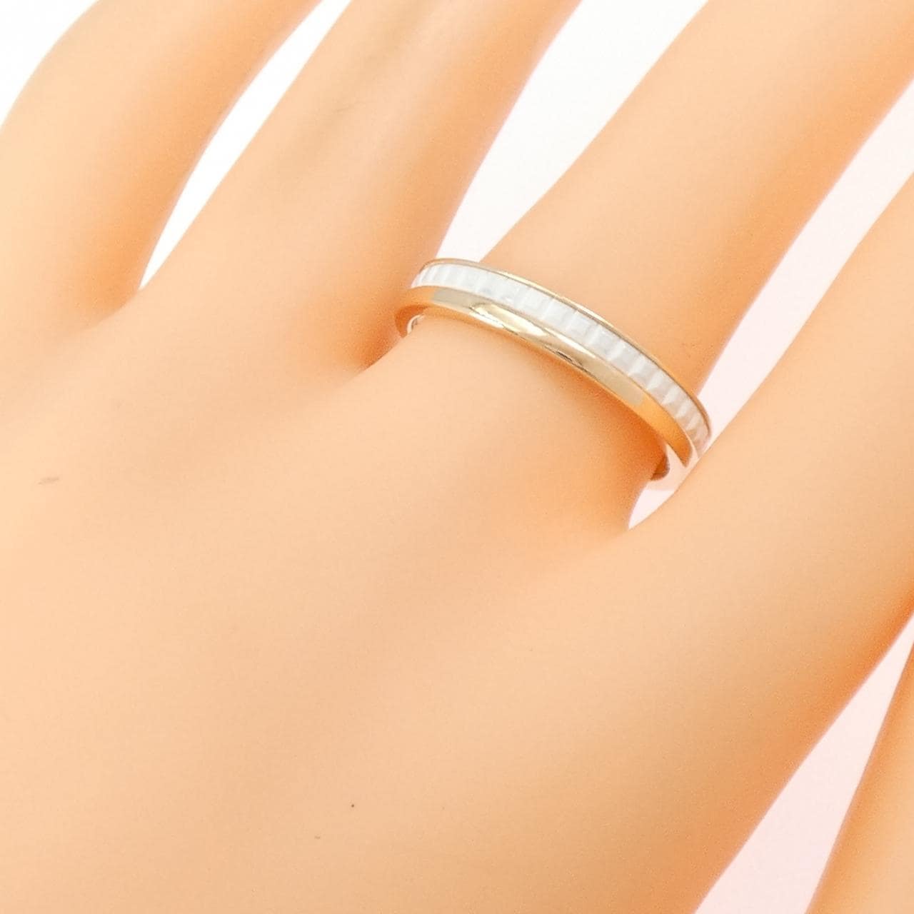 ブシュロン キャトル ホワイト リング