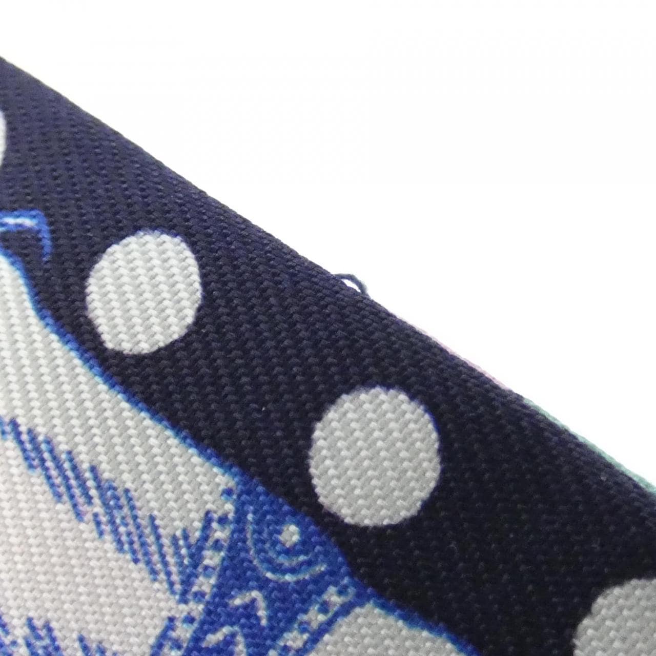 エルメス CAVALIER EN FORMES ツイリー 064008S スカーフ