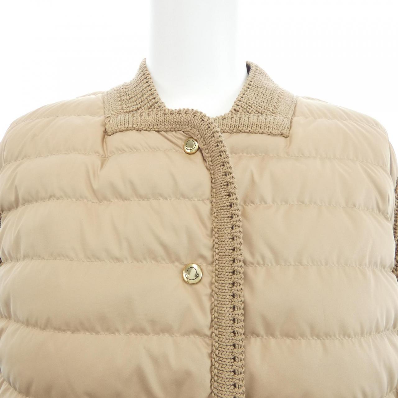 モンクレール MONCLER 10939B00028 ダウンジャケット