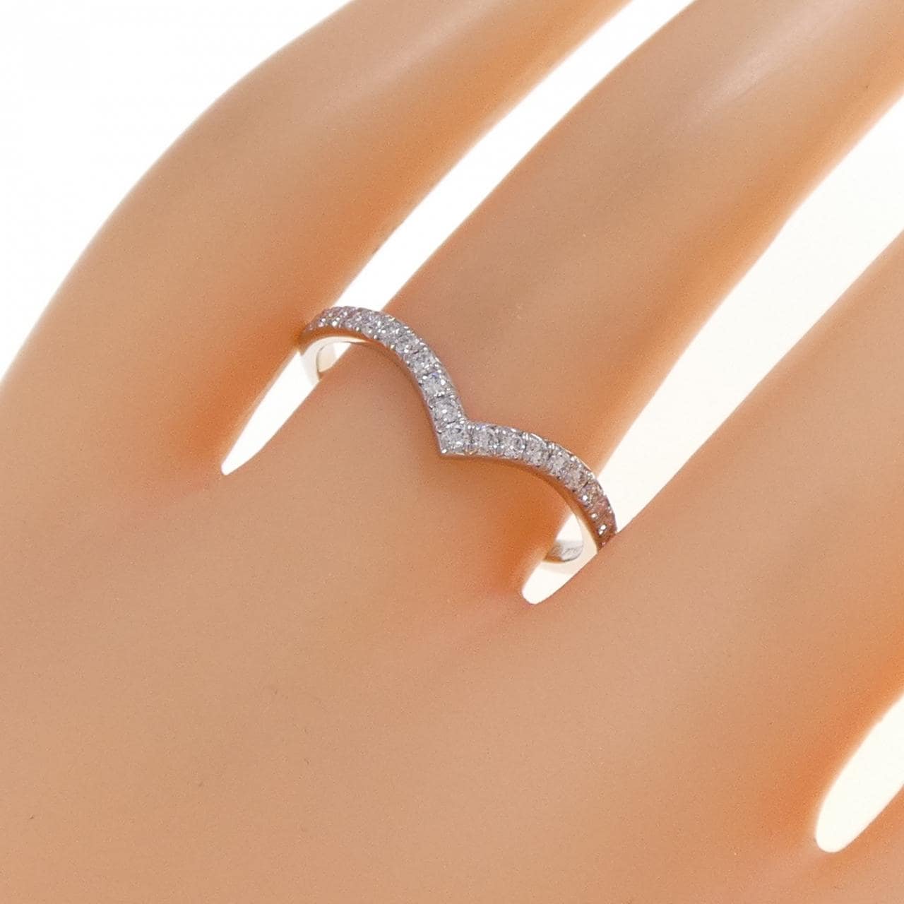 ティファニー ソレスト Vバンド リング