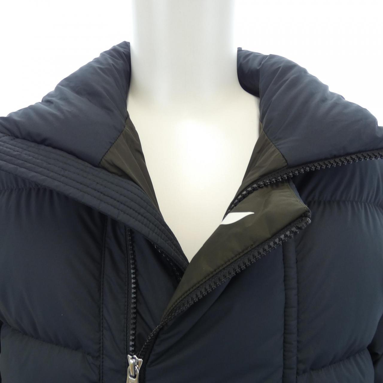 モンクレール MONCLER ダウンジャケット