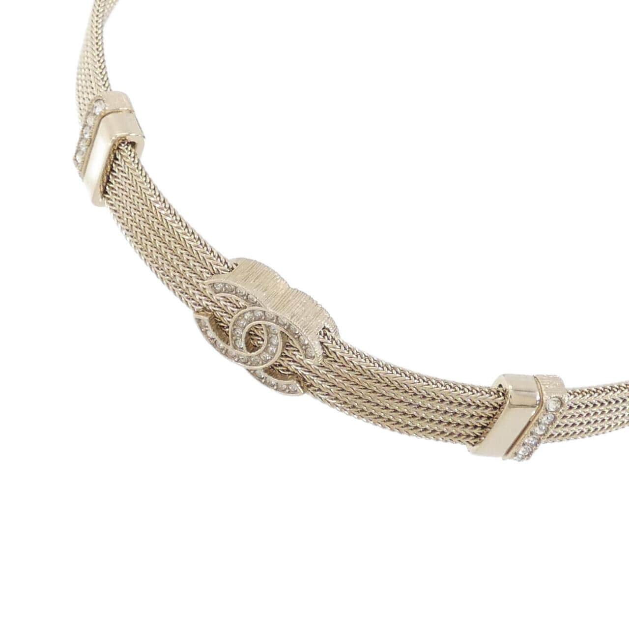 CHANEL choker